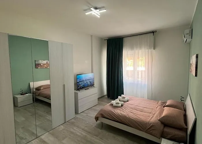 Renma Caffarella House شقة